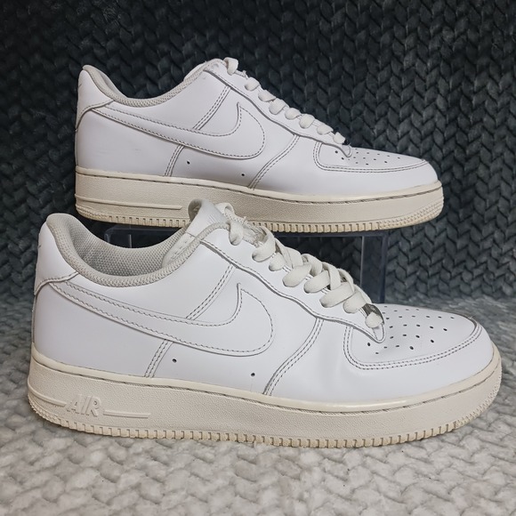 Nike Other - Nike Air Force 1 '07 Low Triple White Men's Athletic Shoes Sneakers Sz 9.5